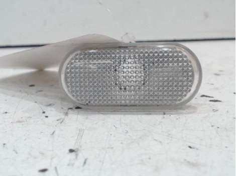 REPETITEUR AILE DROIT RENAULT TWINGO