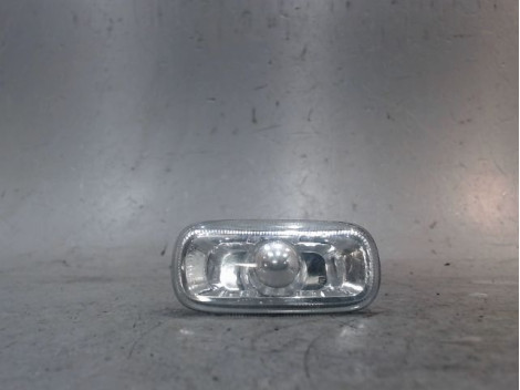 REPETITEUR AILE GAUCHE AUDI A4
