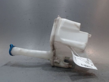 RESERVOIR LAVE-GLACE AVANT TOYOTA YARIS