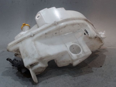 RESERVOIR LAVE-GLACE AVANT MAZDA 3