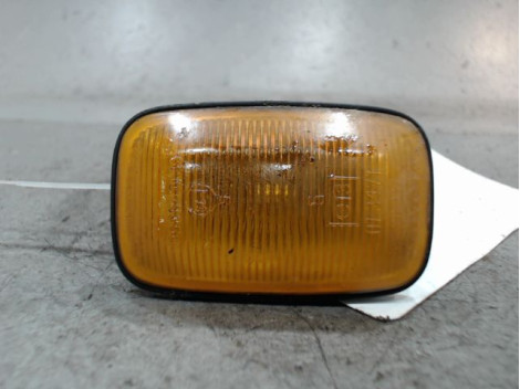 REPETITEUR AILE GAUCHE TOYOTA HILUX
