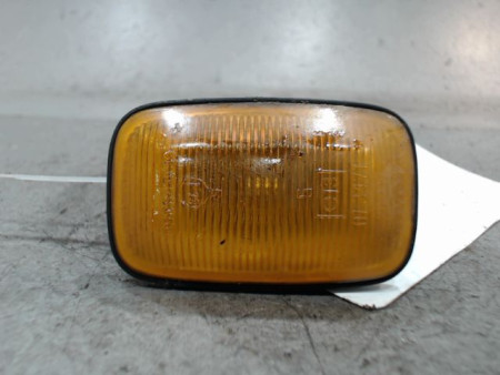 REPETITEUR AILE GAUCHE TOYOTA HILUX