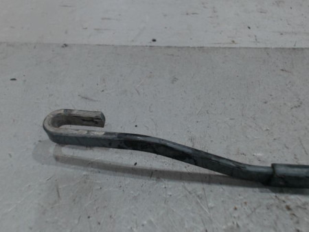 BRAS ESSUIE-GLACE AVANT DROIT TOYOTA HILUX