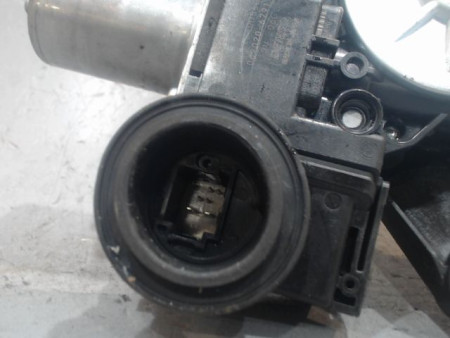 MECANISME+MOTEUR LEVE-GLACE ARRIERE DROIT TOYOTA YARIS CRO
