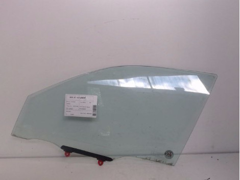 GLACE PORTE AVG TOYOTA CARINA