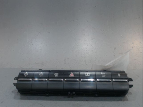 BOUTON DE WARNING PEUGEOT 5008