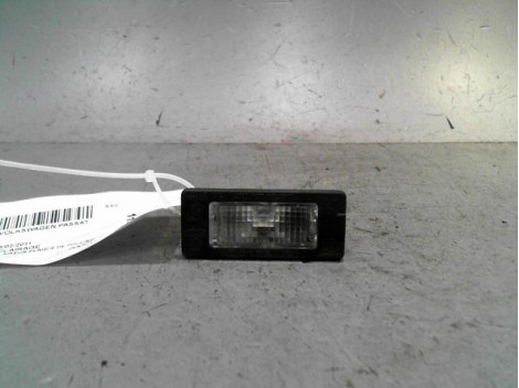ECLAIREUR PLAQUE DE POLICE GAUCHE VOLKSWAGEN PASSAT