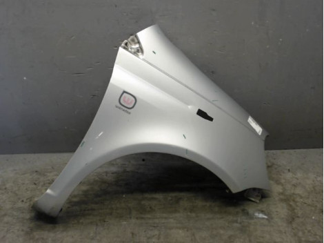 AILE AVANT DROIT TOYOTA YARIS