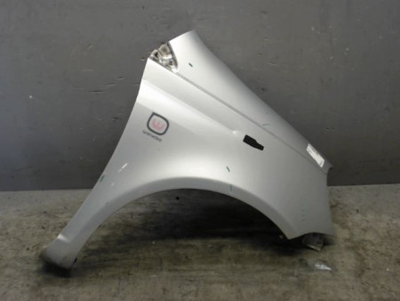 AILE AVANT DROIT TOYOTA YARIS