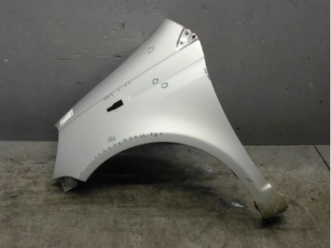 AILE AVANT GAUCHE TOYOTA YARIS
