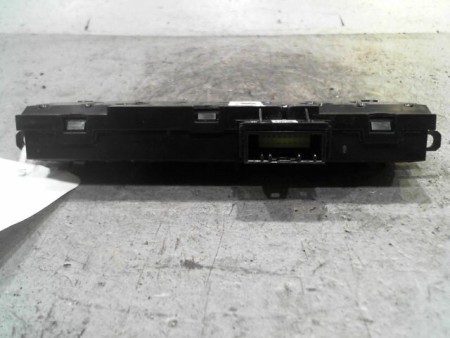BOUTON DE WARNING RENAULT CAPTUR