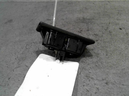 ECLAIREUR PLAQUE DE POLICE DROIT AUDI A3