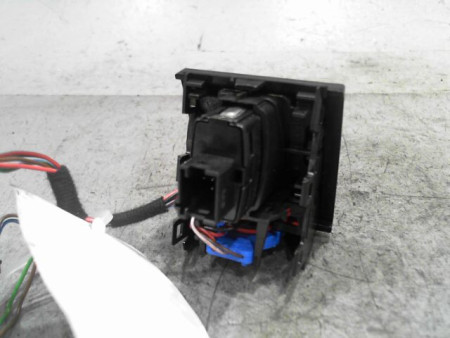 BOUTON DE WARNING BMW M140L