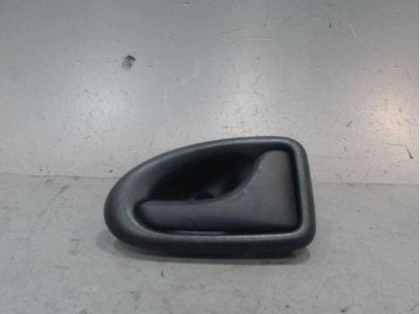 POIGNEE INTERIEURE PORTE AVANT DROIT IVECO 35C13