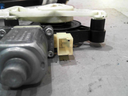 MECANISME+MOTEUR LEVE-GLACE AVANT GAUCHE AUDI A3