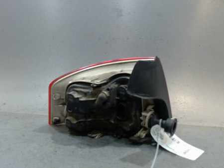 FEU ARRIERE DROIT AUDI A4