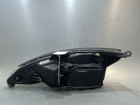 PHARE DROIT FORD FOCUS