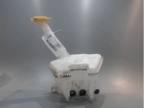 RESERVOIR LAVE-GLACE AVANT TOYOTA YARIS
