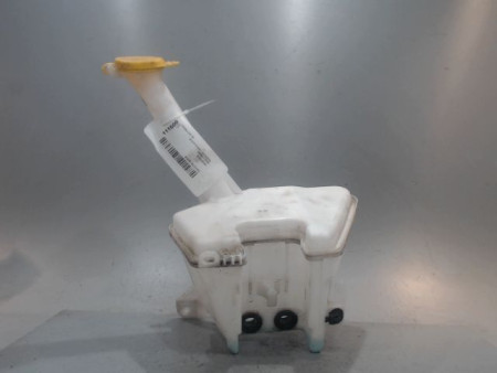 RESERVOIR LAVE-GLACE AVANT TOYOTA YARIS