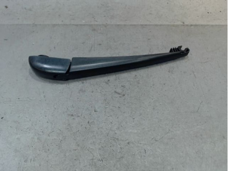 BRAS ESSUIE-GLACE ARRIERE TOYOTA YARIS