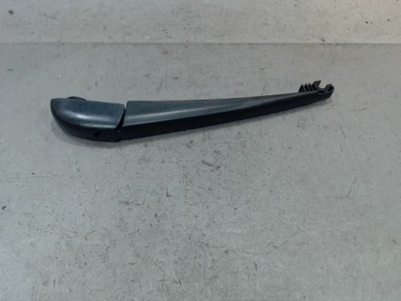 BRAS ESSUIE-GLACE ARRIERE TOYOTA YARIS
