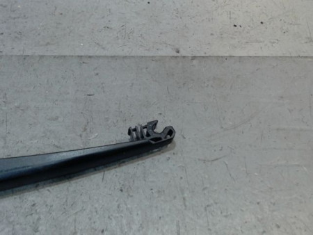 BRAS ESSUIE-GLACE ARRIERE TOYOTA YARIS