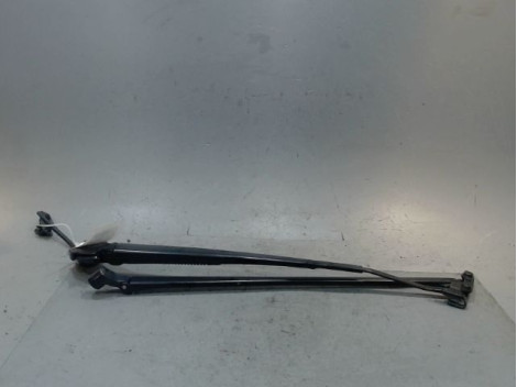 BRAS ESSUIE-GLACE AVANT TOYOTA YARIS