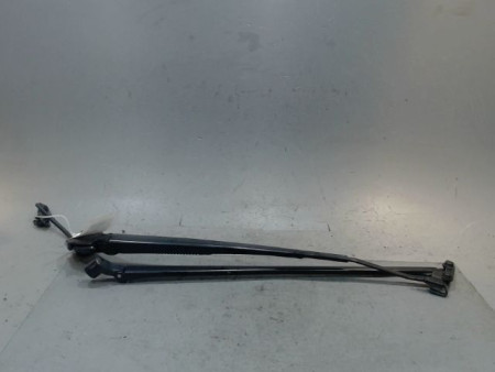 BRAS ESSUIE-GLACE AVANT TOYOTA YARIS