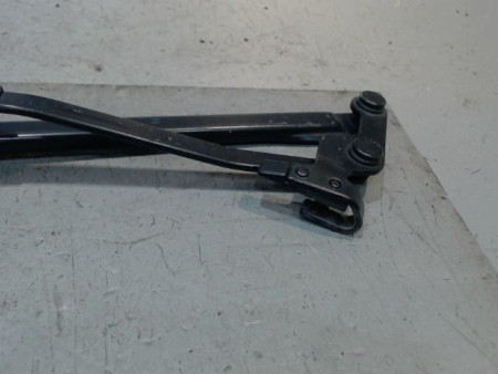 BRAS ESSUIE-GLACE AVANT TOYOTA YARIS