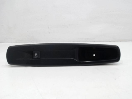 COMMANDE LEVE-GLACE PORTE AVD RENAULT MEGANE