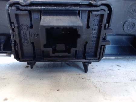 COMMANDE LEVE-GLACE PORTE AVD RENAULT SCENIC III