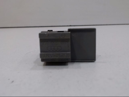 COMMANDE LEVE-GLACE PORTE ARG AUDI A3