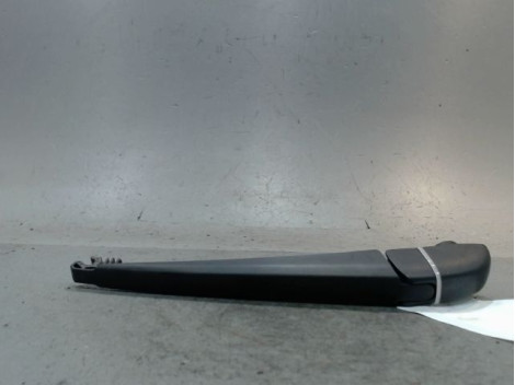 BRAS ESSUIE-GLACE ARRIERE TOYOTA YARIS
