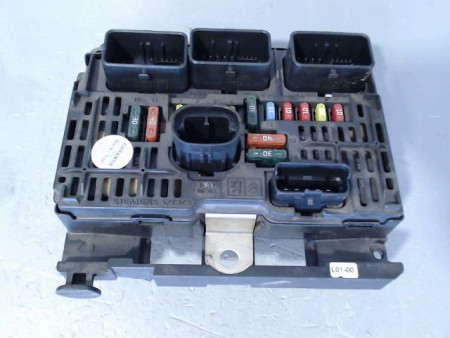 BOITE A FUSIBLES PEUGEOT 407