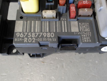 BOITE A FUSIBLES CITROEN C4
