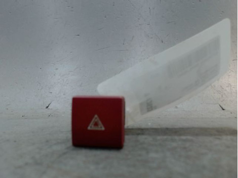 BOUTON DE WARNING CITROEN BERLINGO