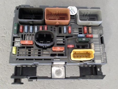 BOITE A FUSIBLES PEUGEOT 308 2007-