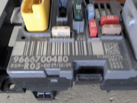 BOITE A FUSIBLES PEUGEOT 308 2007-
