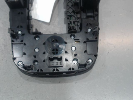 COMMANDE GPS AUDI A4