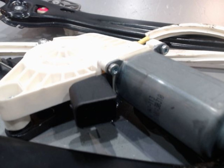 MECANISME+MOTEUR LEVE-GLACE ARRIERE GAUCHE MERCEDES CLA