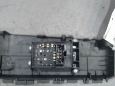 COMMANDE LEVE-GLACE PORTE AVD HONDA JAZZ