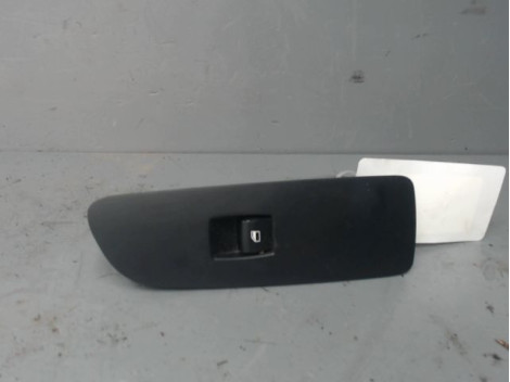 COMMANDE LEVE-GLACE PORTE AVD B.M.W. SERIE 1