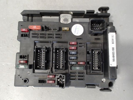 BOITE A FUSIBLES PEUGEOT 307