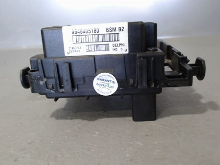BOITE A FUSIBLES PEUGEOT 206