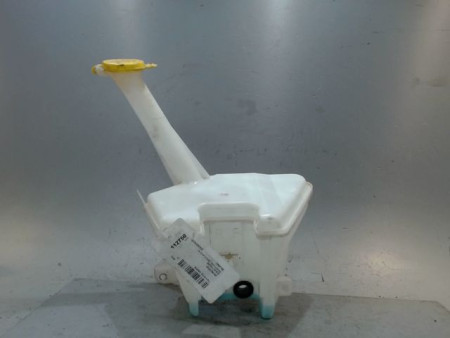 RESERVOIR LAVE-GLACE AVANT TOYOTA YARIS