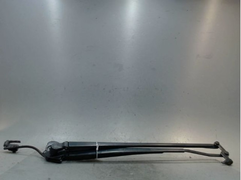 BRAS ESSUIE-GLACE AVANT TOYOTA YARIS