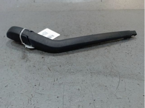 BRAS ESSUIE-GLACE ARRIERE TOYOTA YARIS