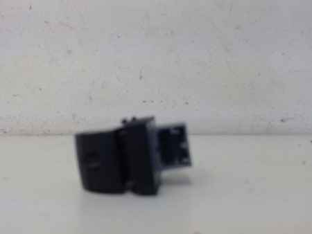 COMMANDE LEVE-GLACE PORTE AVD AUDI A3
