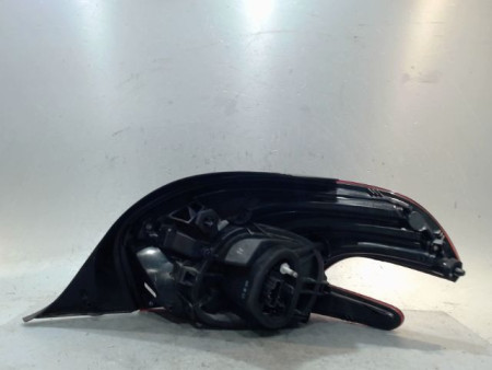 FEU ARRIERE GAUCHE  PEUGEOT 208