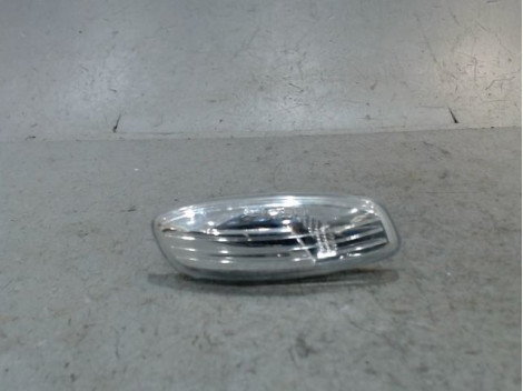 REPETITEUR RETROVISEUR DROIT PEUGEOT 3008